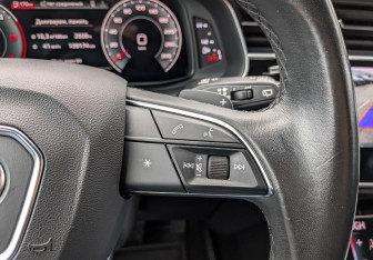Подержанный автомобиль Audi Q8 2021 года (28 фото)