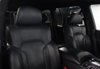 Подержанный автомобиль Lexus LX 2016 года (16 фото)