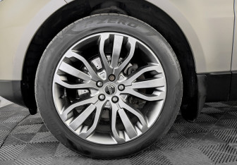 Подержанный автомобиль Land Rover Range Rover Sport 2013 года (18 фото)