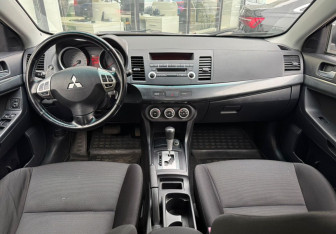 Подержанный автомобиль Mitsubishi Lancer Sedan 2008 года (9 фото)