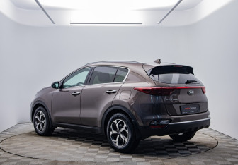 Подержанный автомобиль Kia Sportage 2018 года (7 фото)