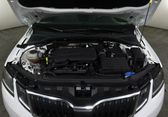 Подержанный автомобиль Skoda Octavia Liftback 2019 года (8 фото)
