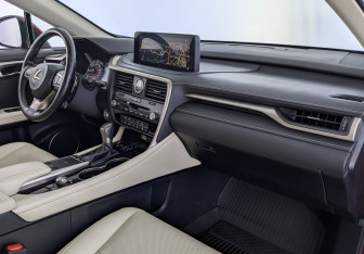 Подержанный автомобиль Lexus RX 2021 года (13 фото)