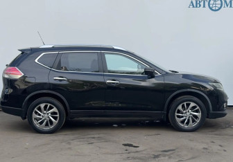 Подержанный автомобиль Nissan X-Trail 2015 года (5 фото)
