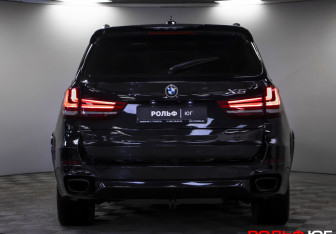 Подержанный автомобиль BMW X5 2015 года (25 фото)