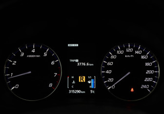 Подержанный автомобиль Mitsubishi Outlander 2013 года (11 фото)