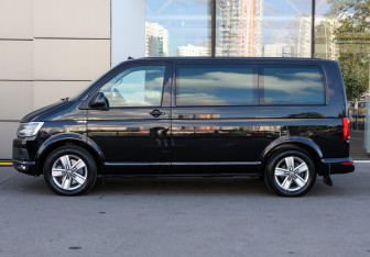 Подержанный автомобиль Volkswagen Multivan 2019 года (8 фото)