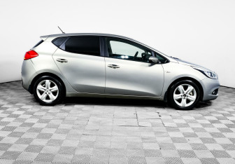Подержанный автомобиль Kia Ceed Hatchback 2014 года (4 фото)