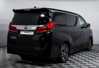 Подержанный автомобиль Toyota Alphard 2019 года (5 фото)