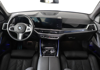 Подержанный автомобиль BMW X5 2024 года (11 фото)