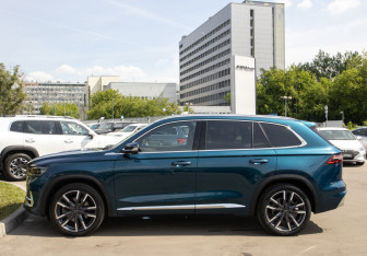 Подержанный автомобиль Geely Monjaro 2023 года (6 фото)