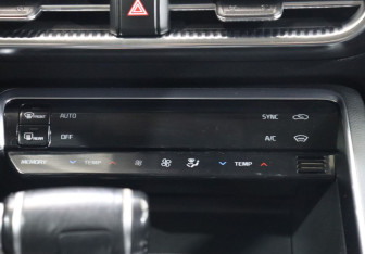 Подержанный автомобиль Kia K5 2021 года (17 фото)