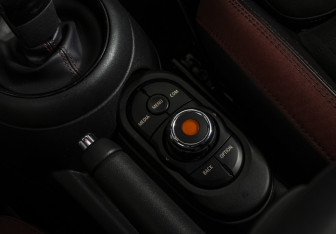 Подержанный автомобиль MINI Hatch 2019 года (15 фото)