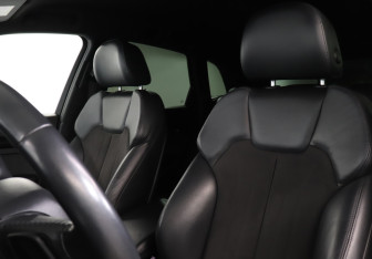 Подержанный автомобиль Audi Q5 2018 года (17 фото)