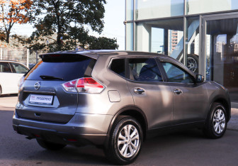 Подержанный автомобиль Nissan X-Trail 2018 года (4 фото)