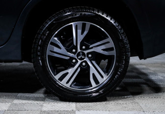 Подержанный автомобиль Mitsubishi Xpander 2022 года (16 фото)