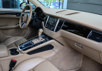 Подержанный автомобиль Porsche Macan 2016 года (7 фото)