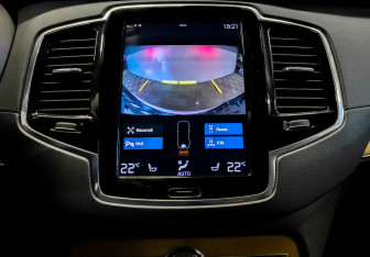 Подержанный автомобиль Volvo XC90 2021 года (27 фото)