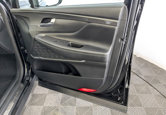 Подержанный автомобиль Hyundai Santa Fe 2022 года (26 фото)