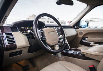 Подержанный автомобиль Land Rover Range Rover 2013 года (12 фото)