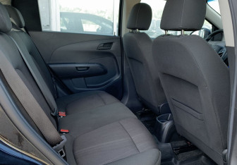 Подержанный автомобиль Chevrolet Aveo Hatchback 2013 года (14 фото)