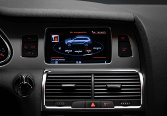 Подержанный автомобиль Audi Q7 2013 года (19 фото)