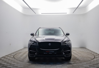 Подержанный автомобиль Jaguar F-Pace 2018 года (2 фото)
