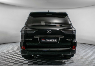Подержанный автомобиль Lexus LX 2018 года (6 фото)