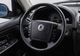 Подержанный автомобиль SsangYong Rexton 2008 года (15 фото)