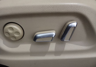 Подержанный автомобиль Audi Q5 2016 года (15 фото)