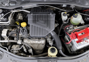 Подержанный автомобиль Renault Logan Sedan 2013 года (9 фото)