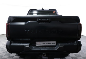 Подержанный автомобиль Toyota Tundra 2022 года (6 фото)