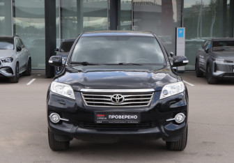 Подержанный автомобиль Toyota RAV4 2010 года (2 фото)