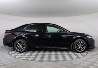 Подержанный автомобиль Toyota Camry Sedan 2021 года (4 фото)