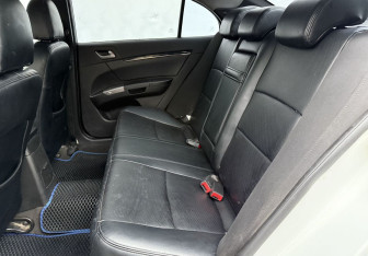 Подержанный автомобиль Geely Emgrand EC7 Sedan 2012 года (11 фото)