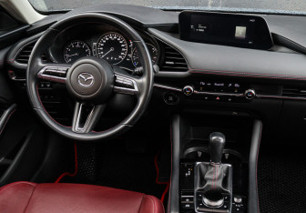Подержанный автомобиль Mazda 3 Sedan 2022 года (10 фото)