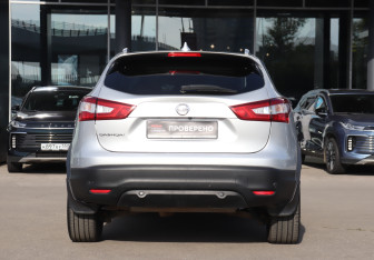 Подержанный автомобиль Nissan Qashqai 2017 года (5 фото)