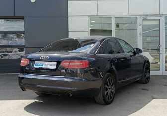 Подержанный автомобиль Audi A6 Sedan 2010 года (5 фото)