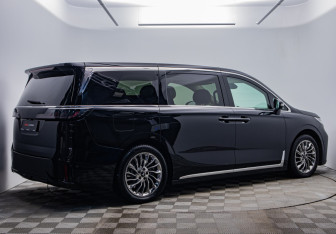 Подержанный автомобиль Voyah Dream 2024 года (6 фото)