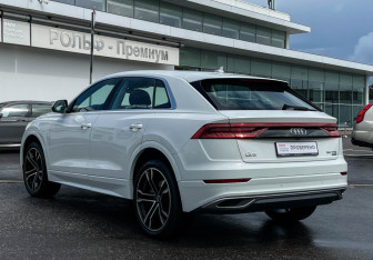 Подержанный автомобиль Audi Q8 2018 года (7 фото)