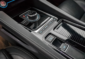 Подержанный автомобиль Jaguar F-Pace 2020 года (21 фото)