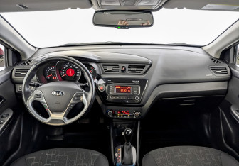 Подержанный автомобиль Kia Rio Sedan 2016 года (14 фото)