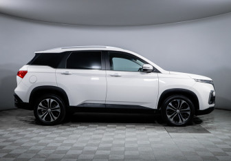 Подержанный автомобиль Chevrolet Captiva 2022 года (4 фото)