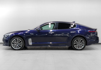 Подержанный автомобиль Kia Stinger 2019 года (8 фото)