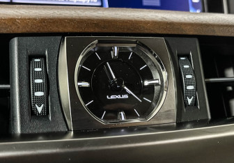 Подержанный автомобиль Lexus LX 2016 года (22 фото)