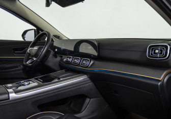 Подержанный автомобиль Jaecoo J8 2024 года (14 фото)