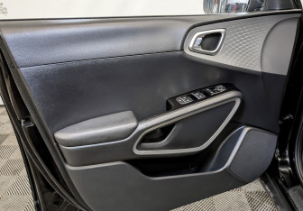 Подержанный автомобиль Kia Soul 2022 года (19 фото)