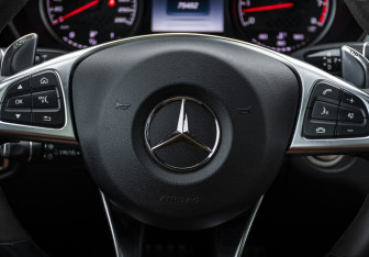 Подержанный автомобиль Mercedes-Benz GLC AMG 2016 года (11 фото)