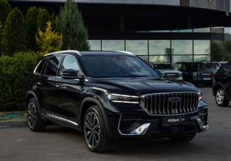 Подержанный автомобиль Geely Monjaro 2025 года (2 фото)