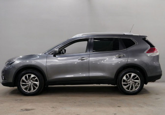Подержанный автомобиль Nissan X-Trail 2016 года (4 фото)